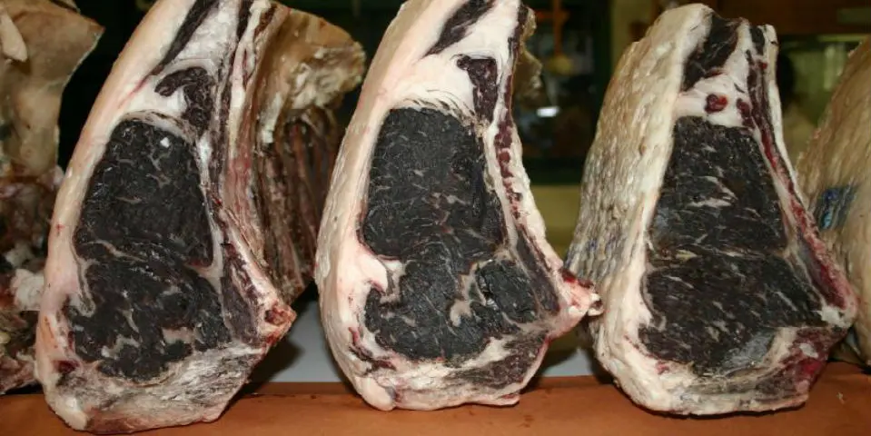 carne añejada - Cómo es el proceso de añejar la carne