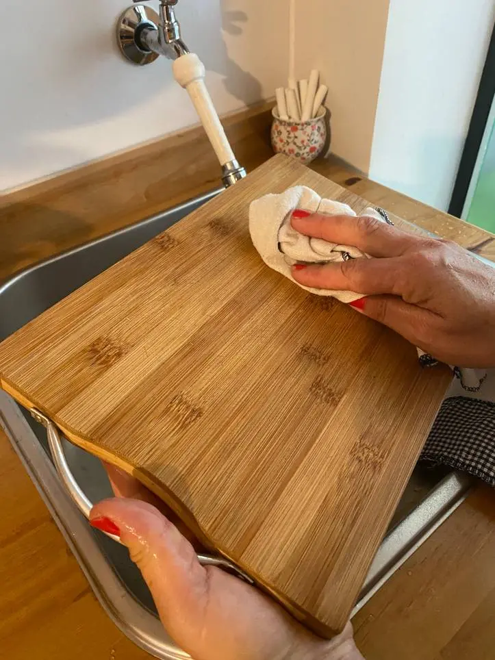 limpieza tabla de madera de carniceria - Cómo se limpia la tabla de madera