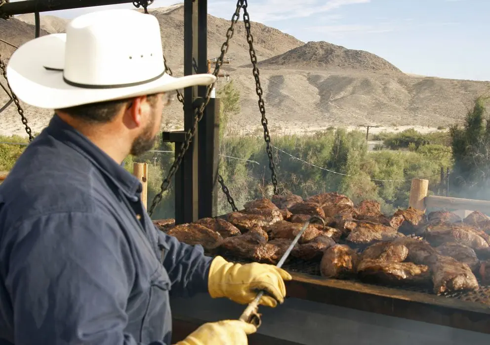como hacer una buena barbacoa de carne - Cuándo se echa el carbón en la barbacoa