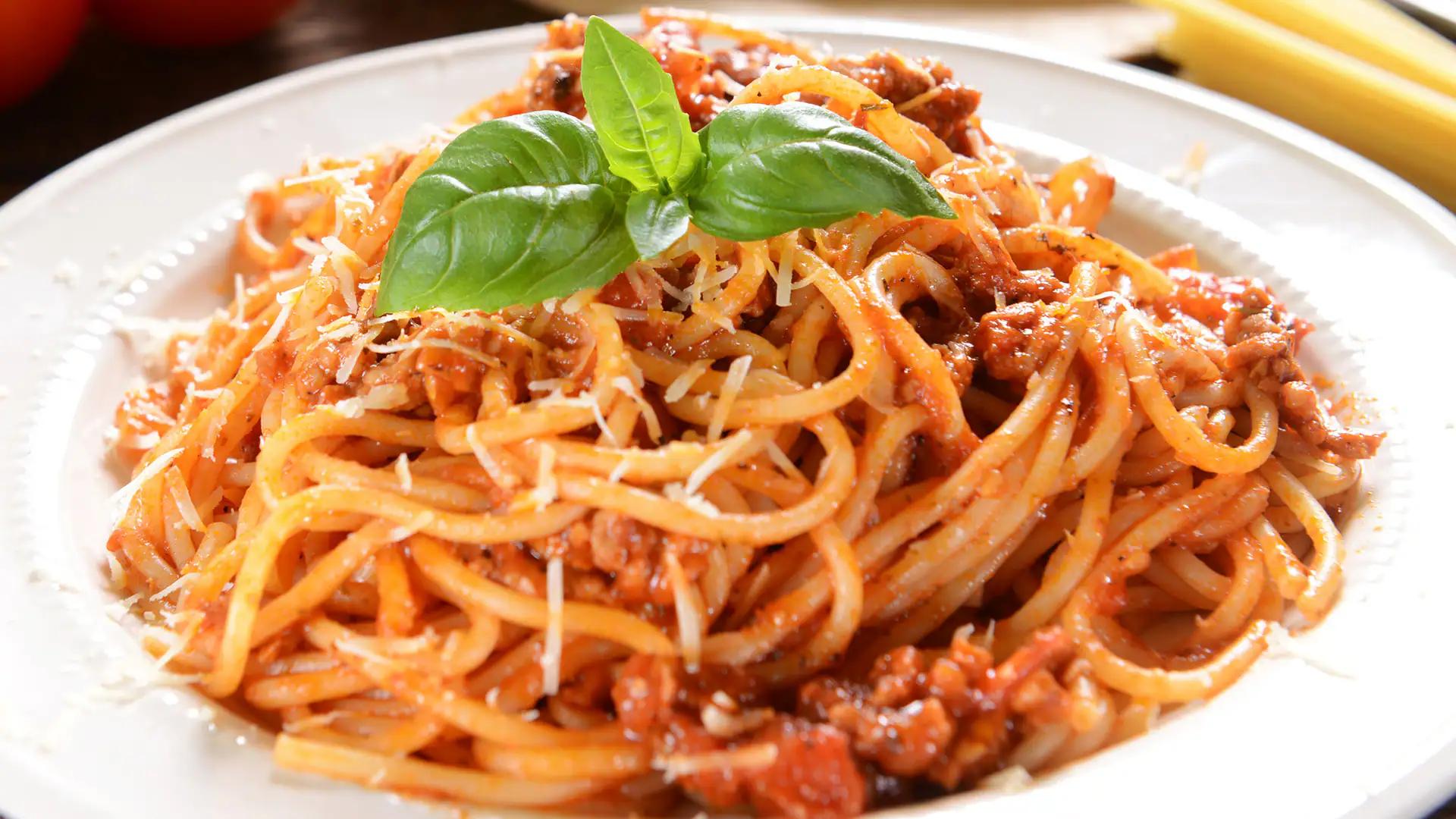 espaguetis a la napolitana con carne - Cuántas calorías tiene un plato de pasta napolitana