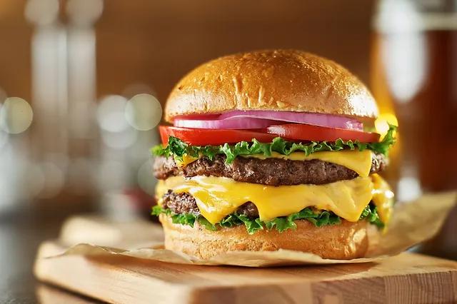 Hamburguesa doble carne doble queso: una deliciosa opción para los amantes de la carne - Cuántas calorías tiene una hamburguesa doble carne y doble queso hamburguesa doble carne doble queso - Cuántas calorías tiene una hamburguesa doble carne y doble queso