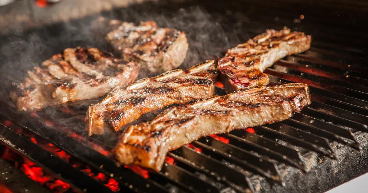 asado de carne - Cuánto tiempo se tarda en hacer un asado